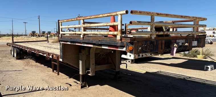 image for item EC8052 1999 Fontaine drop deck equipment trailer