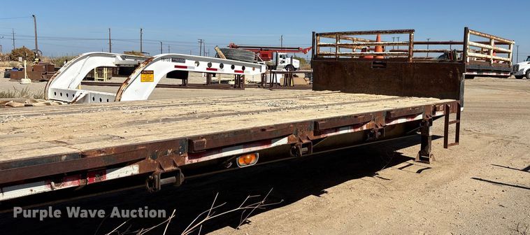 image for item EC8052 1999 Fontaine drop deck equipment trailer