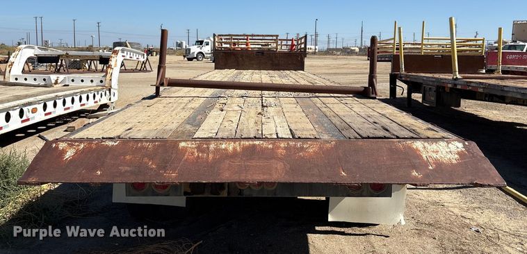 image for item EC8052 1999 Fontaine drop deck equipment trailer