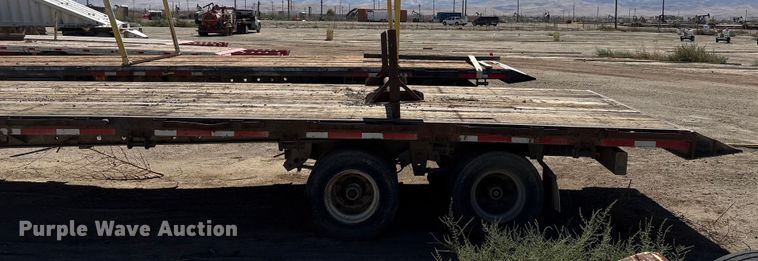 image for item EC8052 1999 Fontaine drop deck equipment trailer