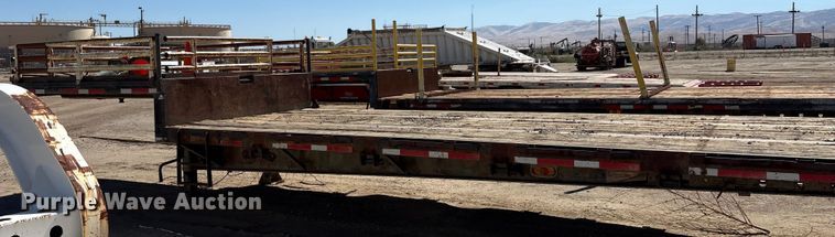 image for item EC8052 1999 Fontaine drop deck equipment trailer