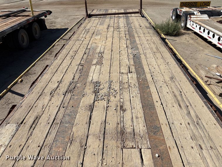 image for item EC8052 1999 Fontaine drop deck equipment trailer