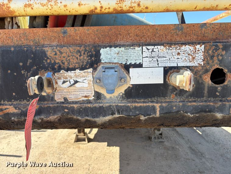 image for item EC8052 1999 Fontaine drop deck equipment trailer