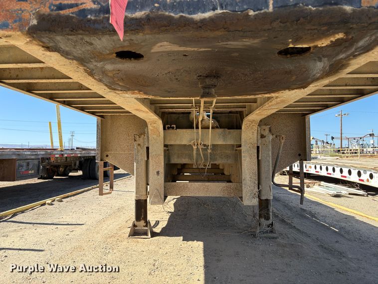 image for item EC8052 1999 Fontaine drop deck equipment trailer