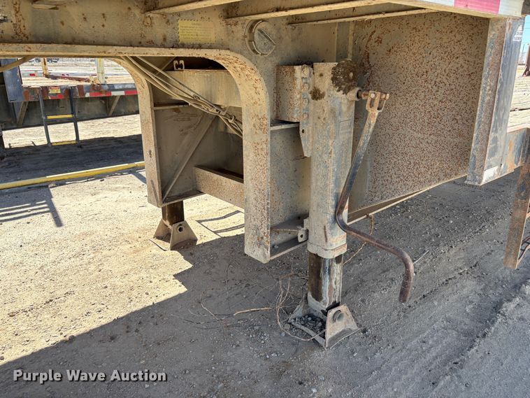 image for item EC8052 1999 Fontaine drop deck equipment trailer