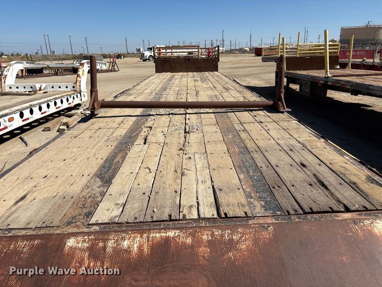 image for item EC8052 1999 Fontaine drop deck equipment trailer