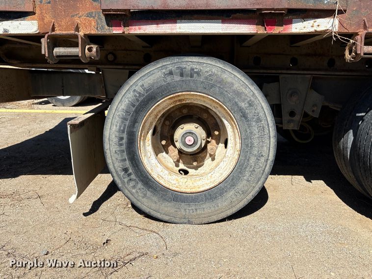 image for item EC8052 1999 Fontaine drop deck equipment trailer