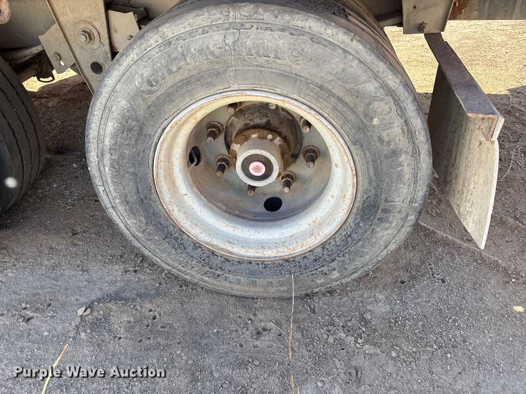 image for item EC8052 1999 Fontaine drop deck equipment trailer