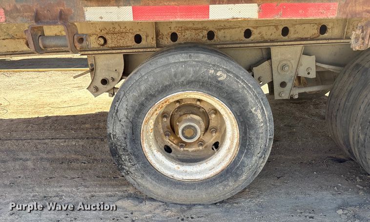 image for item EC8052 1999 Fontaine drop deck equipment trailer