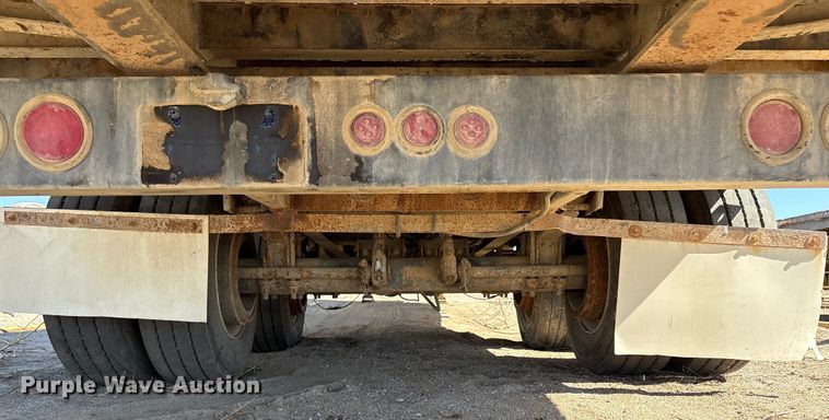 image for item EC8052 1999 Fontaine drop deck equipment trailer