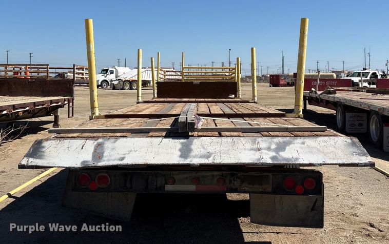 image for item EC8053 1999 Fontaine Trailer Co. drop deck trailer