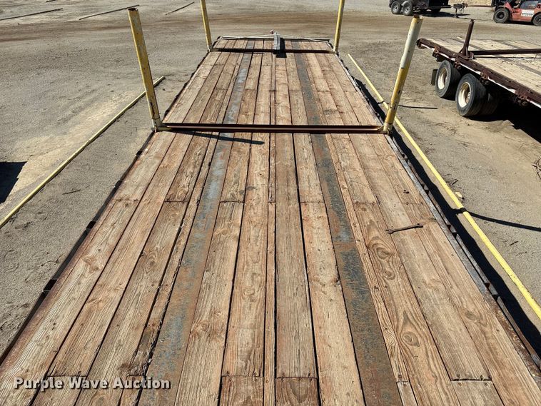 image for item EC8053 1999 Fontaine Trailer Co. drop deck trailer