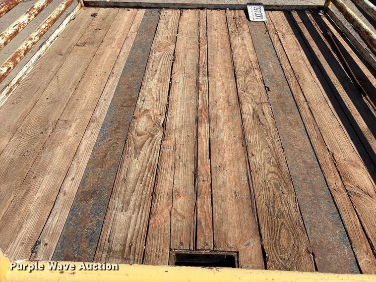 image for item EC8053 1999 Fontaine Trailer Co. drop deck trailer