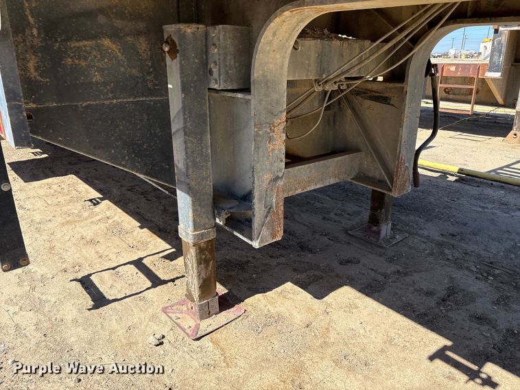 image for item EC8053 1999 Fontaine Trailer Co. drop deck trailer