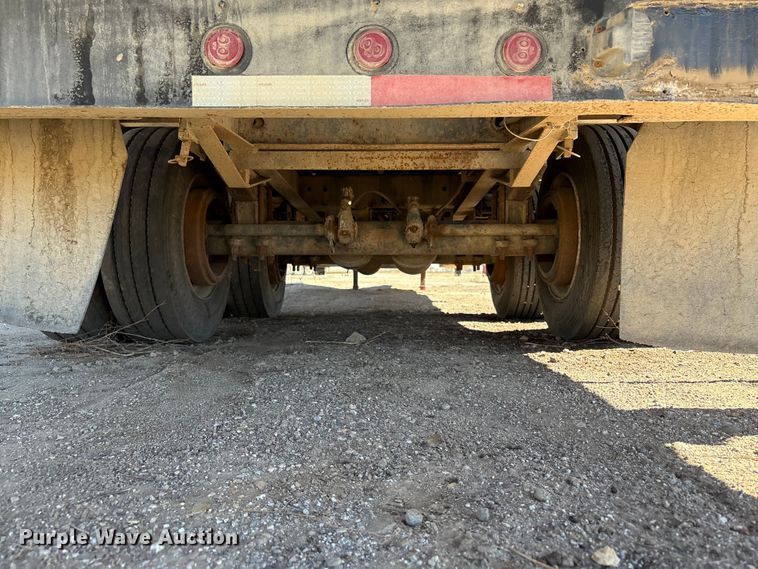 image for item EC8053 1999 Fontaine Trailer Co. drop deck trailer