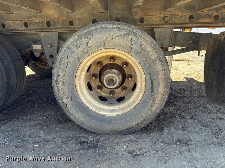 image for item EC8053 1999 Fontaine Trailer Co. drop deck trailer