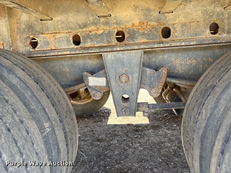 image for item EC8053 1999 Fontaine Trailer Co. drop deck trailer