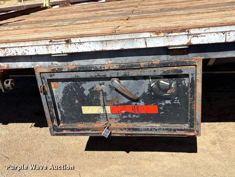 image for item EC8053 1999 Fontaine Trailer Co. drop deck trailer
