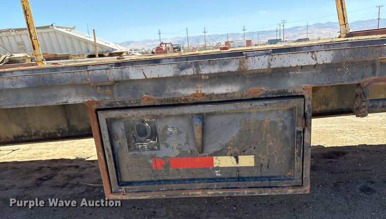 image for item EC8053 1999 Fontaine Trailer Co. drop deck trailer