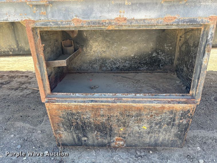 image for item EC8053 1999 Fontaine Trailer Co. drop deck trailer