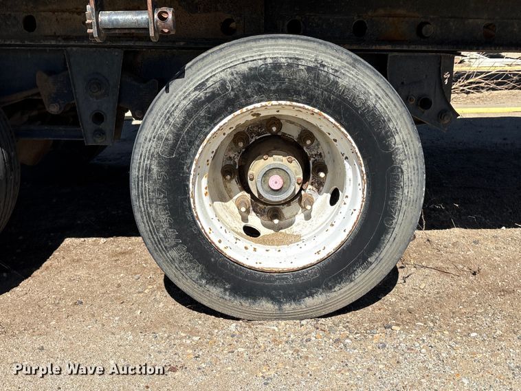 image for item EC8053 1999 Fontaine Trailer Co. drop deck trailer