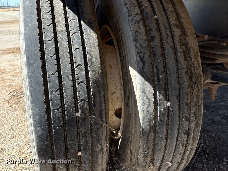 image for item EC8053 1999 Fontaine Trailer Co. drop deck trailer