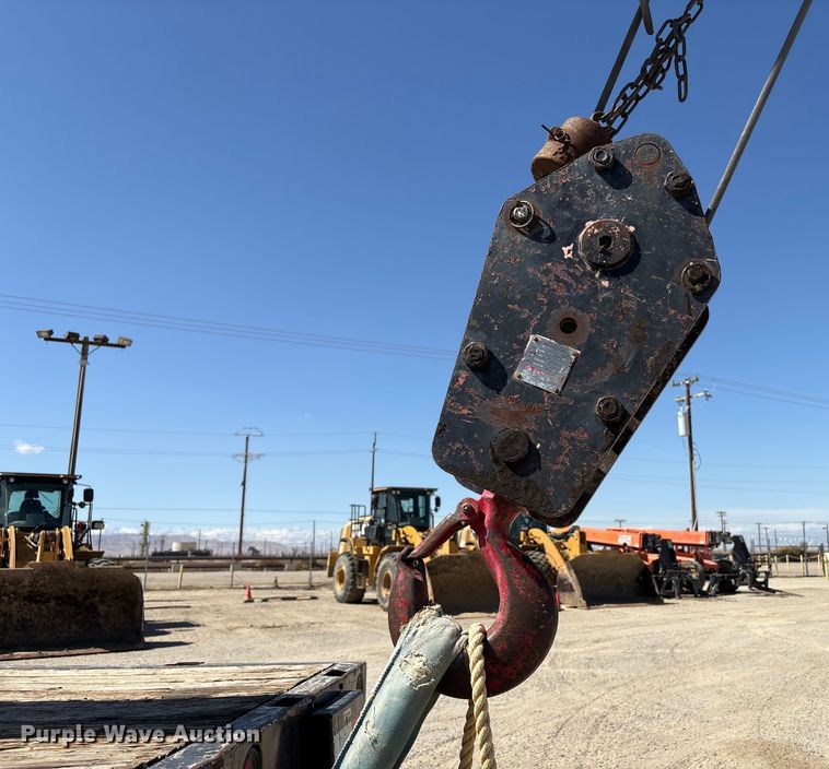 image for item EC8054 2014 Freightliner M2106 crane truck