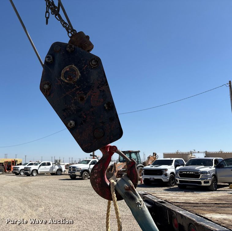 image for item EC8054 2014 Freightliner M2106 crane truck