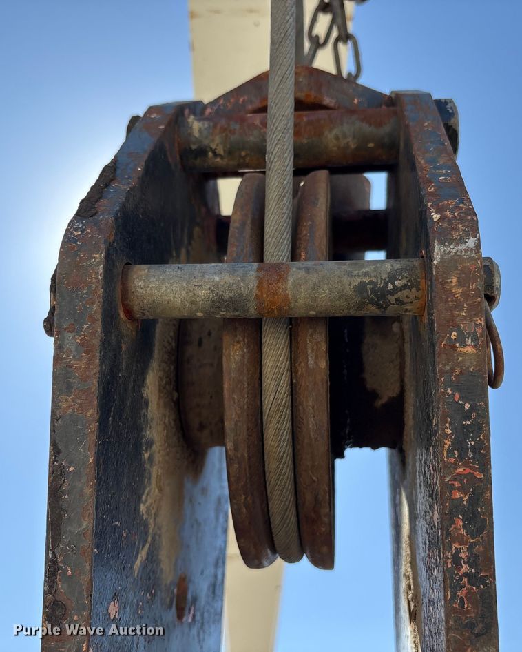 image for item EC8054 2014 Freightliner M2106 crane truck