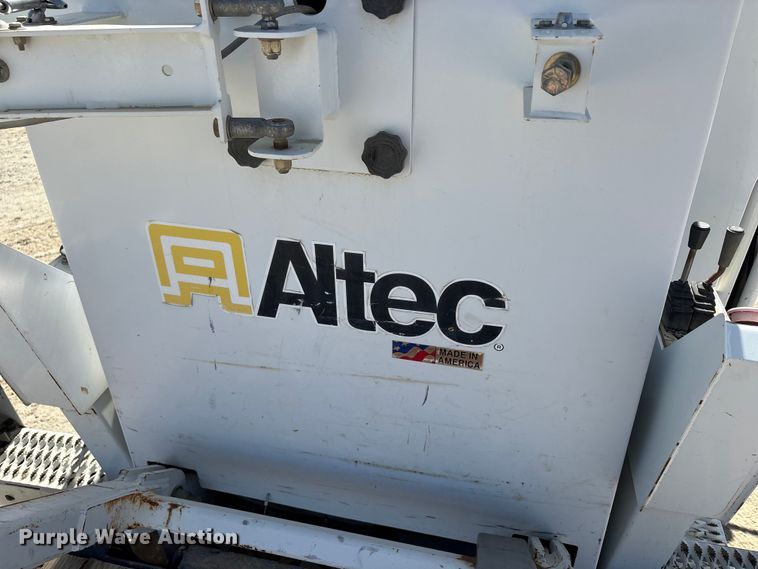 image for item EC8054 2014 Freightliner M2106 crane truck