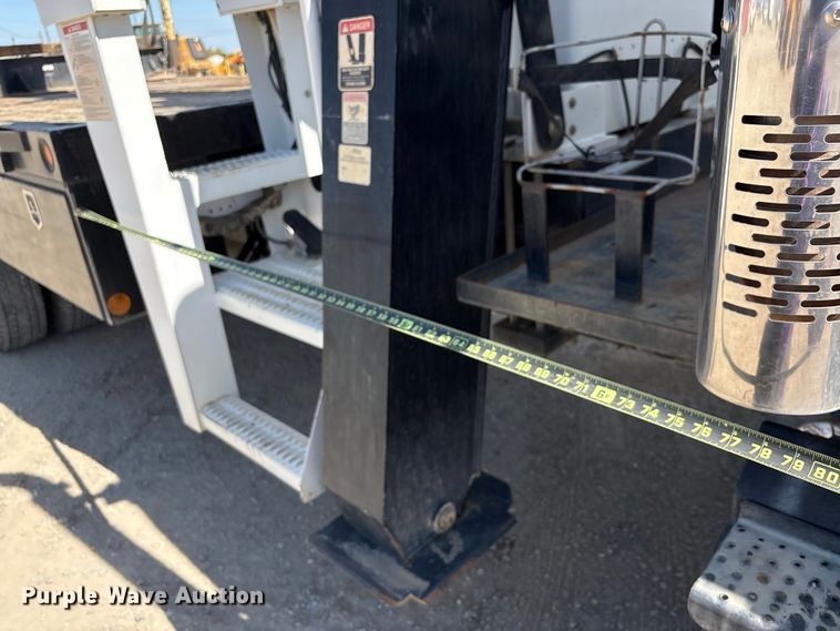 image for item EC8054 2014 Freightliner M2106 crane truck