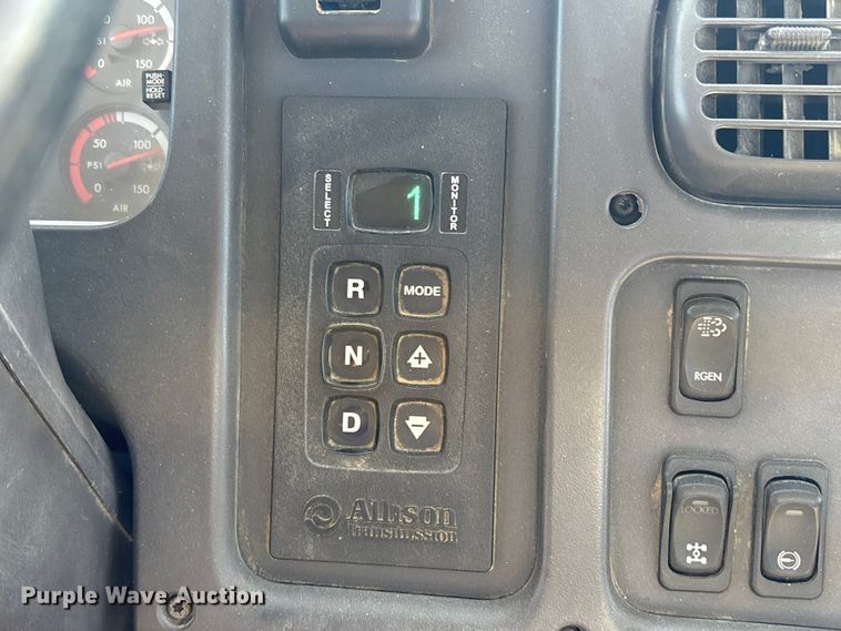 image for item EC8054 2014 Freightliner M2106 crane truck