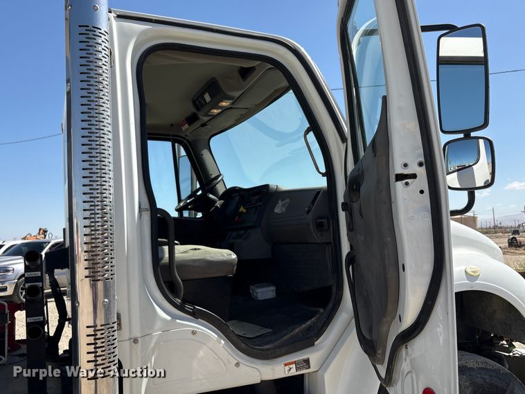 image for item EC8054 2014 Freightliner M2106 crane truck