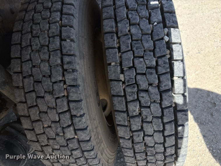 image for item EC8054 2014 Freightliner M2106 crane truck