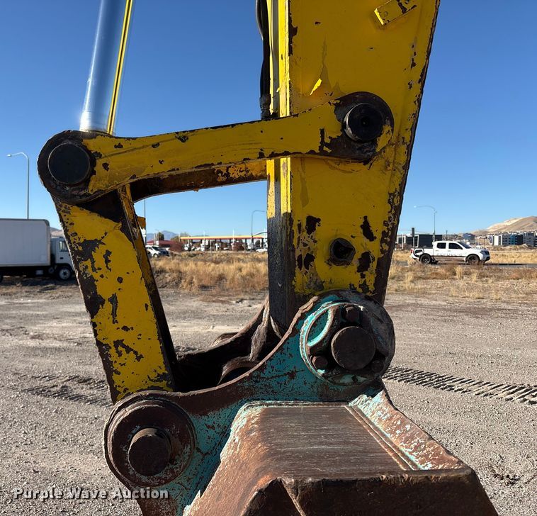 image for item EC8121 2002 Kobelco SK330LC excavator