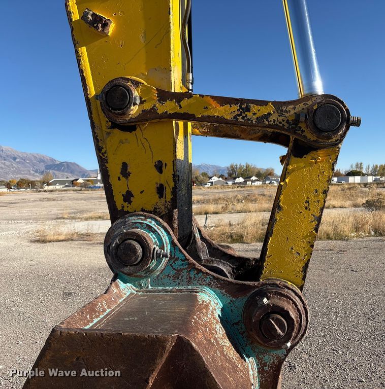 image for item EC8121 2002 Kobelco SK330LC excavator