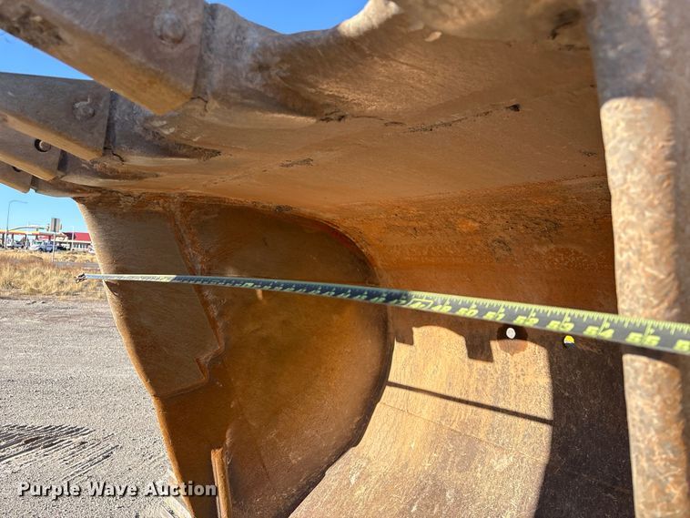 image for item EC8121 2002 Kobelco SK330LC excavator