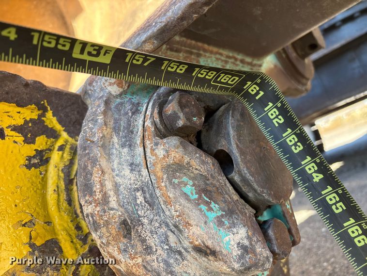 image for item EC8121 2002 Kobelco SK330LC excavator