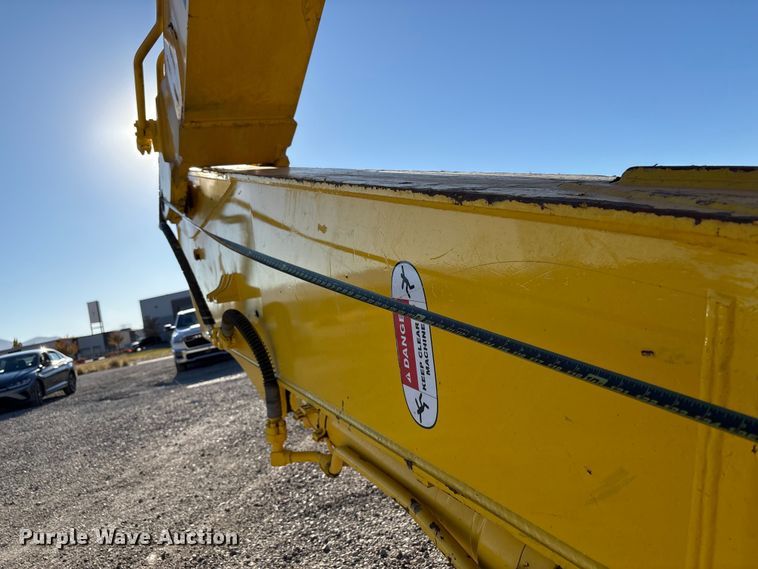 image for item EC8121 2002 Kobelco SK330LC excavator