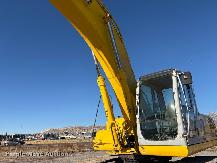 image for item EC8121 2002 Kobelco SK330LC excavator