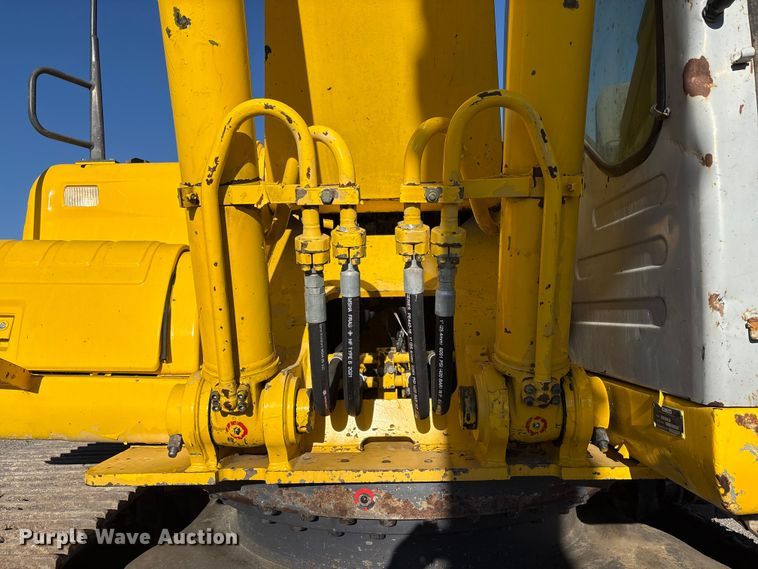 image for item EC8121 2002 Kobelco SK330LC excavator