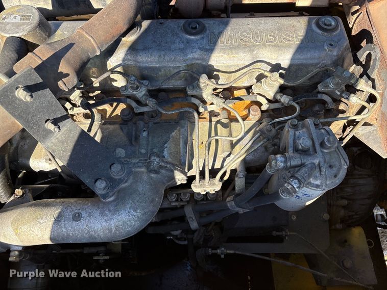 image for item EC8121 2002 Kobelco SK330LC excavator