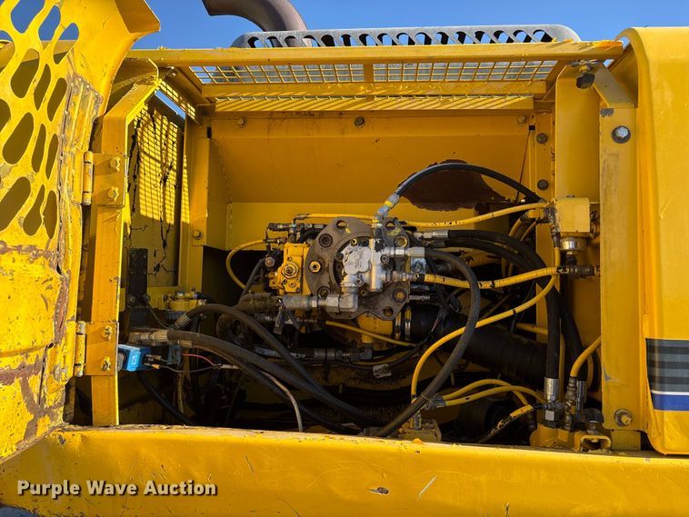 image for item EC8121 2002 Kobelco SK330LC excavator