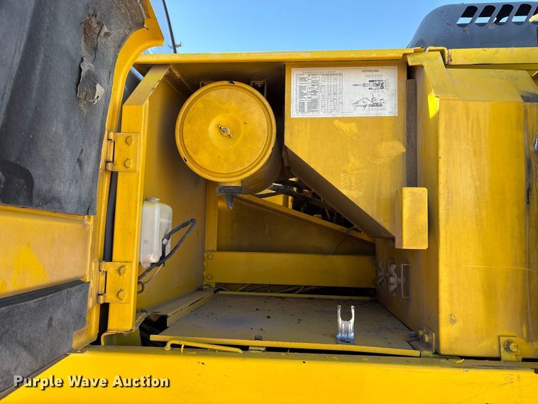 image for item EC8121 2002 Kobelco SK330LC excavator