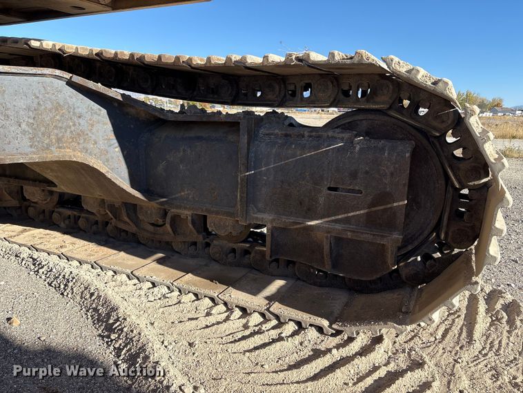image for item EC8121 2002 Kobelco SK330LC excavator