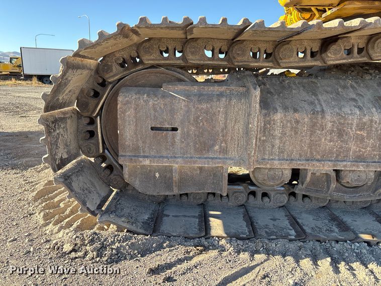 image for item EC8121 2002 Kobelco SK330LC excavator