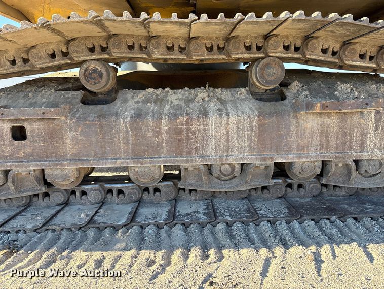 image for item EC8121 2002 Kobelco SK330LC excavator