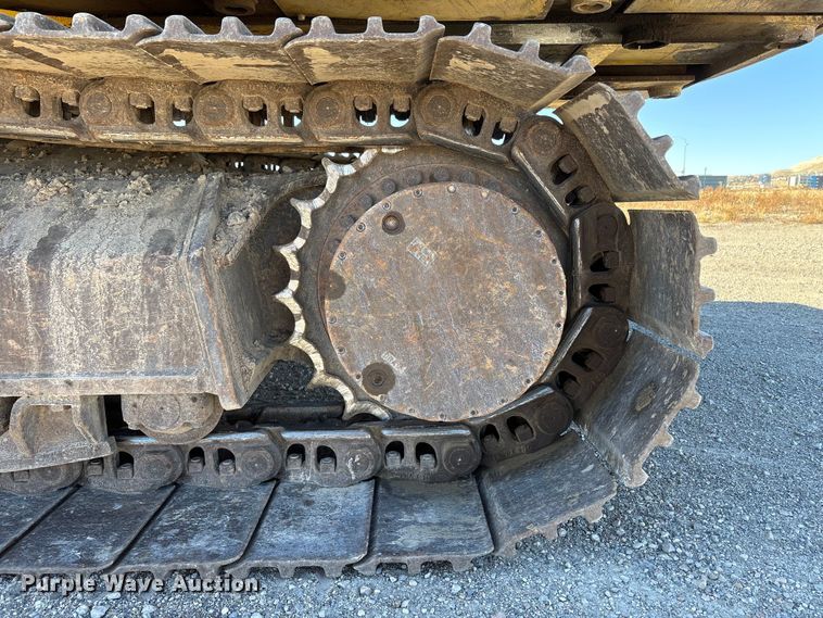 image for item EC8121 2002 Kobelco SK330LC excavator