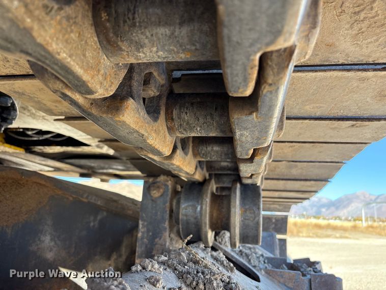 image for item EC8121 2002 Kobelco SK330LC excavator