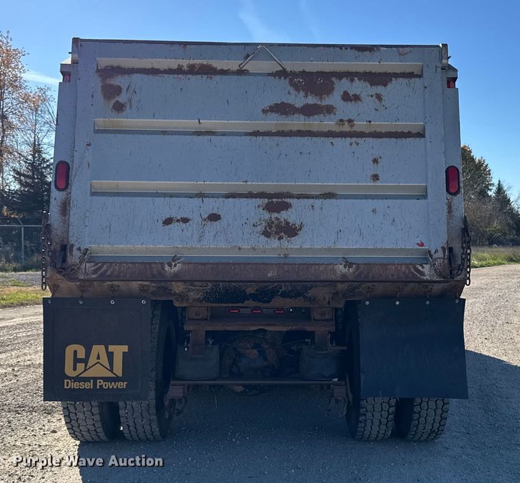 image for item ED1554 1999 Mack CH613 dump truck